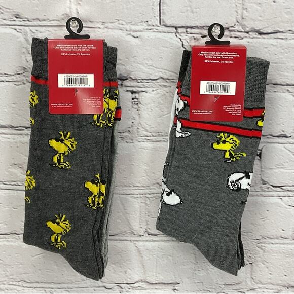 Peanuts Snoopy Woodstock Crew Socks 4 Pair Mens Shoe Size 6.5 -12 Gray/White/Red - Picture 8 of 8